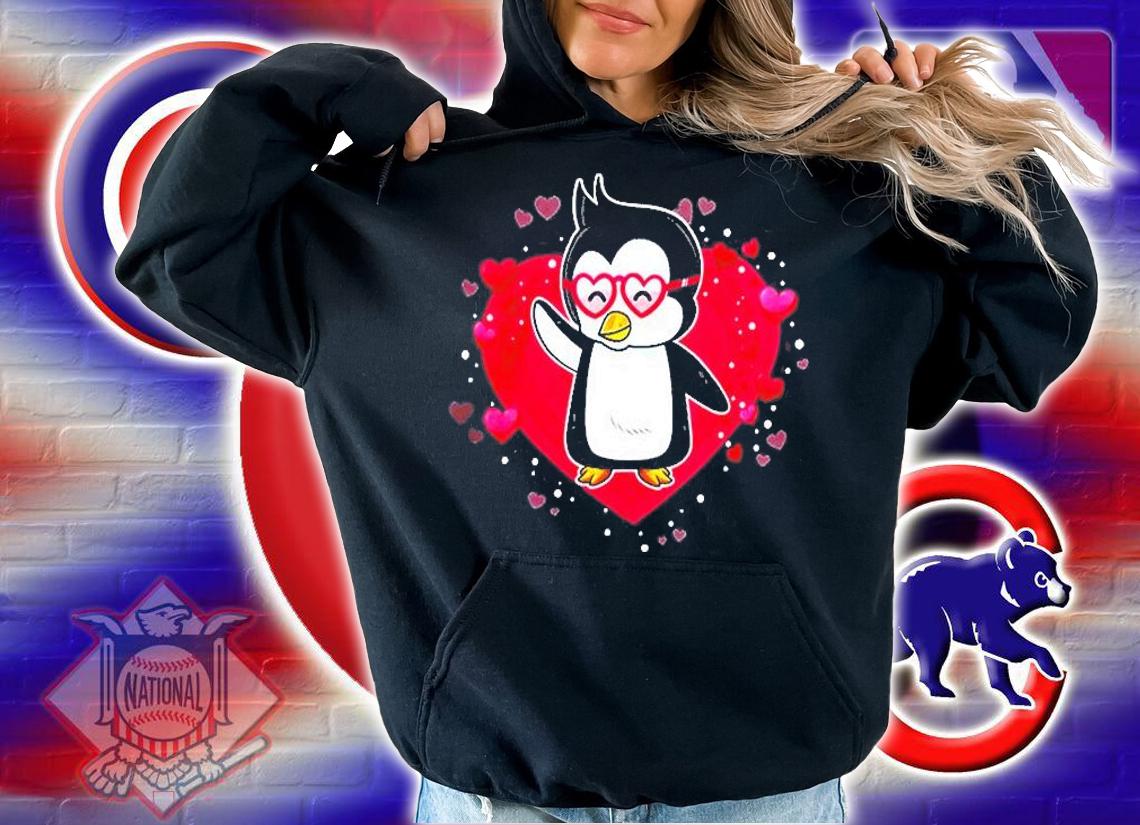 Valentine Dabbing Penguin Funny Gentoo Adelie Penguin Lover T-Shirt
