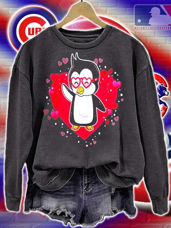Valentine Dabbing Penguin Funny Gentoo Adelie Penguin Lover T-Shirt