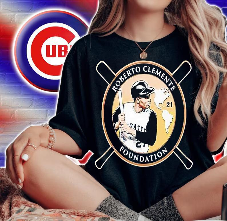 Roberto Clemente 21 foundation T-shirt woman shirt
